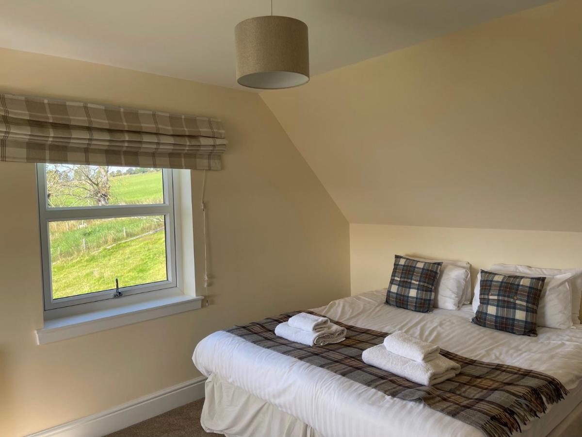 Highland Farm Cottages Dingwall Esterno foto